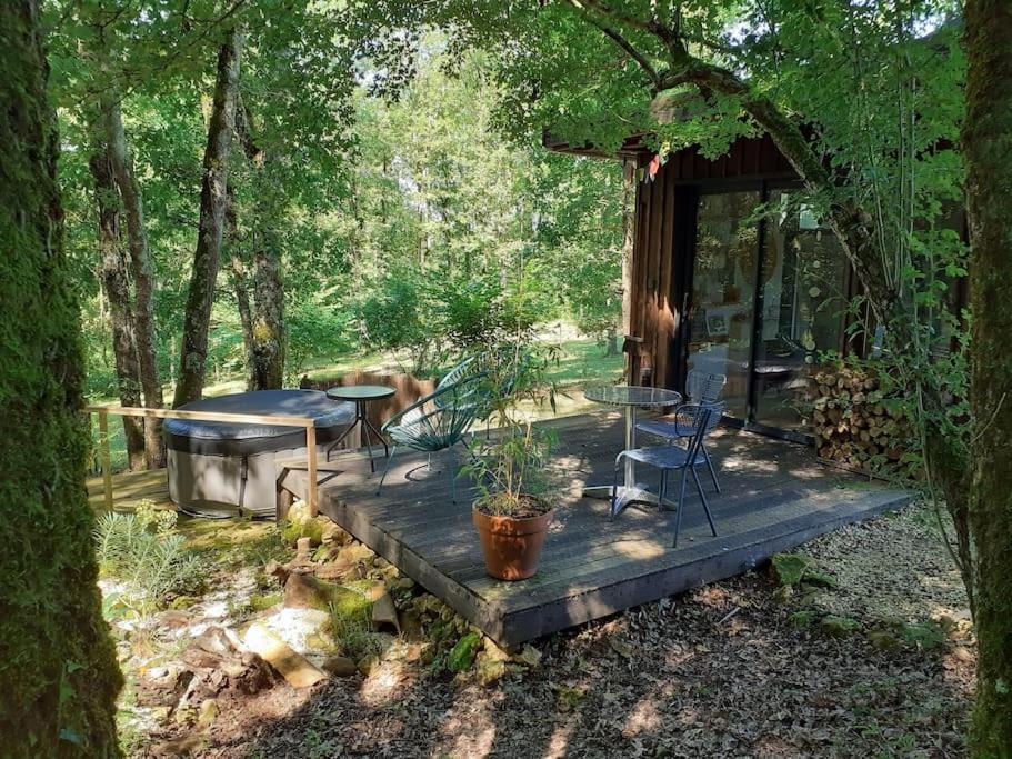 Le Gite De La Cabane De L'Oiseau Couze-et-Saint-Front Ngoại thất bức ảnh